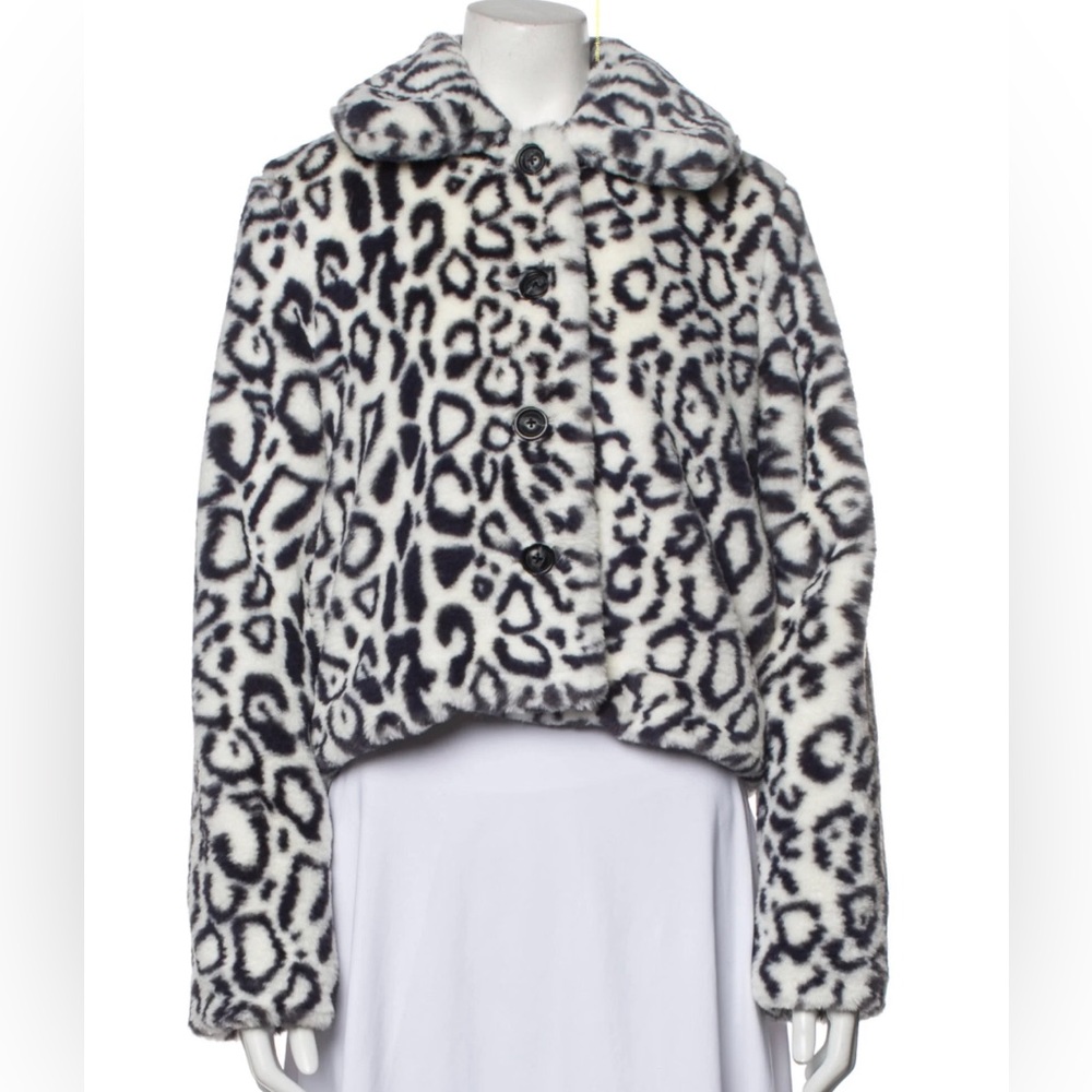 Faux Fur Trim & Pointed Collar, Short, Slit Pockets & Button Closure